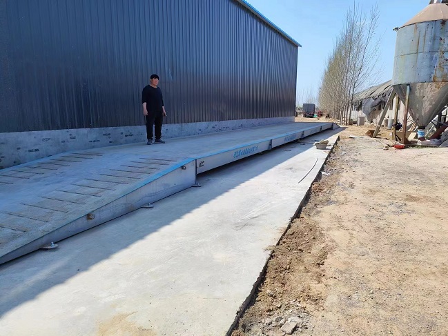 辛集劉總成功搶購博云100噸3*18米地磅一臺帶鋼坡 辛集劉總成功搶購博云100噸3*18米地磅一臺帶鋼坡